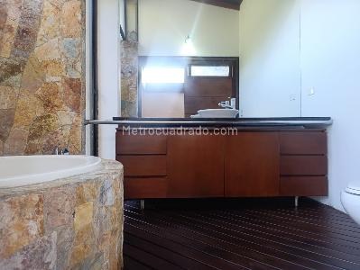 Casa de 4 alcobas en arriendo en El Poblado, Medellín, 400 m² · foto 20 de 20