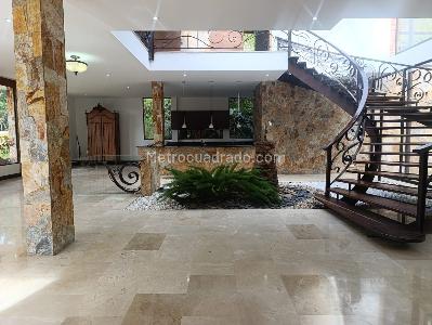 Casa de 4 alcobas en arriendo en El Poblado, Medellín, 400 m² · foto 5 de 20