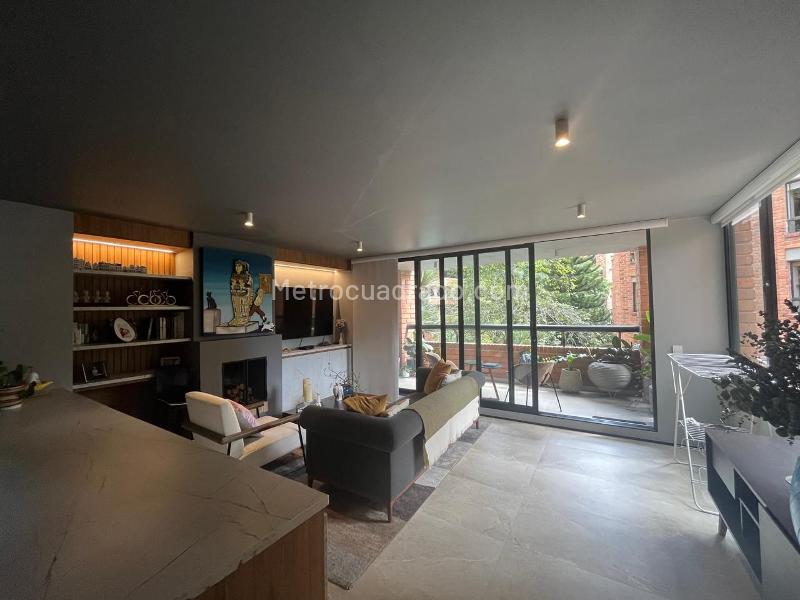 Charming 3BR Apartment with Amenities in El Poblado