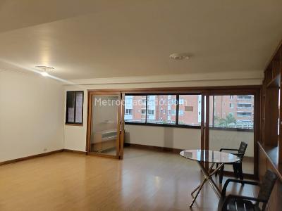 Apartamento de 3 alcobas en venta en El Poblado, Medellín, 225 m² · foto 4 de 17