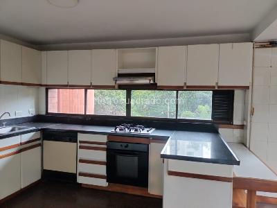 Apartamento de 3 alcobas en venta en El Poblado, Medellín, 225 m² · foto 6 de 17