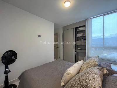 Apartamento de 3 alcobas en venta en El Poblado, Medellín, 78 m² · foto 10 de 17