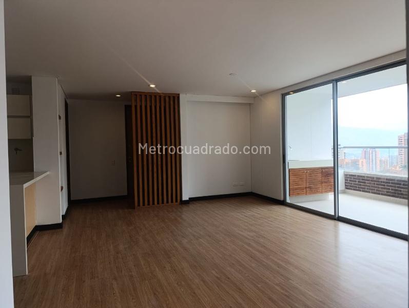 Apartamento de 2 Alcobas con Terraza en El Poblado - 3