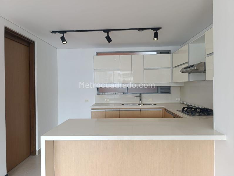 Apartamento de 2 Alcobas con Terraza en El Poblado - 6