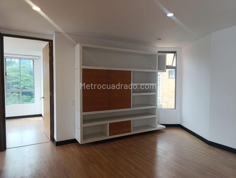 Apartamento de 2 Alcobas con Terraza en El Poblado - 7