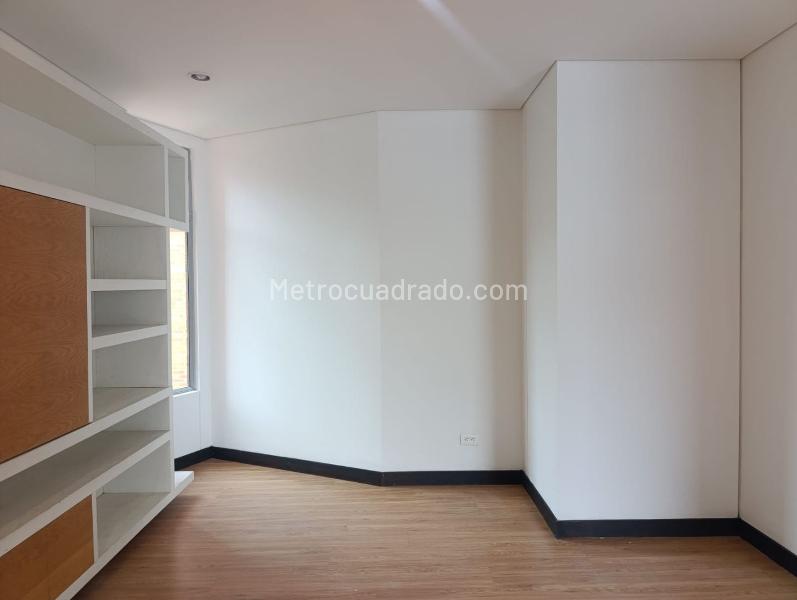 Apartamento de 2 Alcobas con Terraza en El Poblado - 8