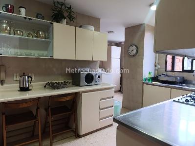 Apartamento de 3 alcobas en venta en El Poblado, Medellín, 178 m² · foto 8 de 16