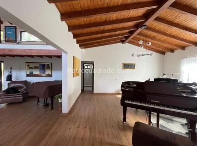 Casa de 4 alcobas en venta en Rionegro, Rionegro, 300 m² · foto 3 de 17
