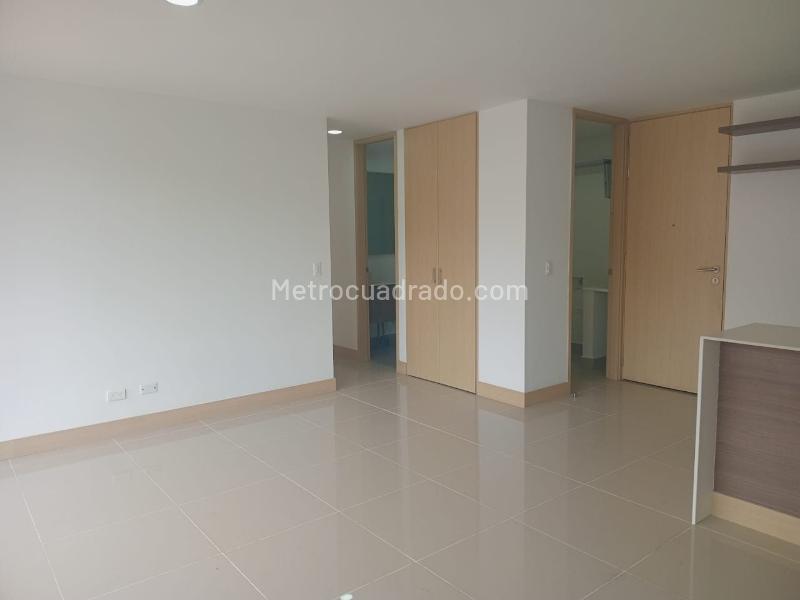 Apartamento de 2 Alcobas con Acabados Modernos en El Poblado - 2