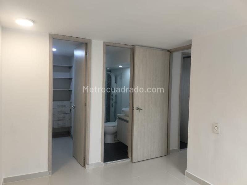3BR Apartment for Rent in El Poblado near Buen Mesa (Covered Parking) - 9