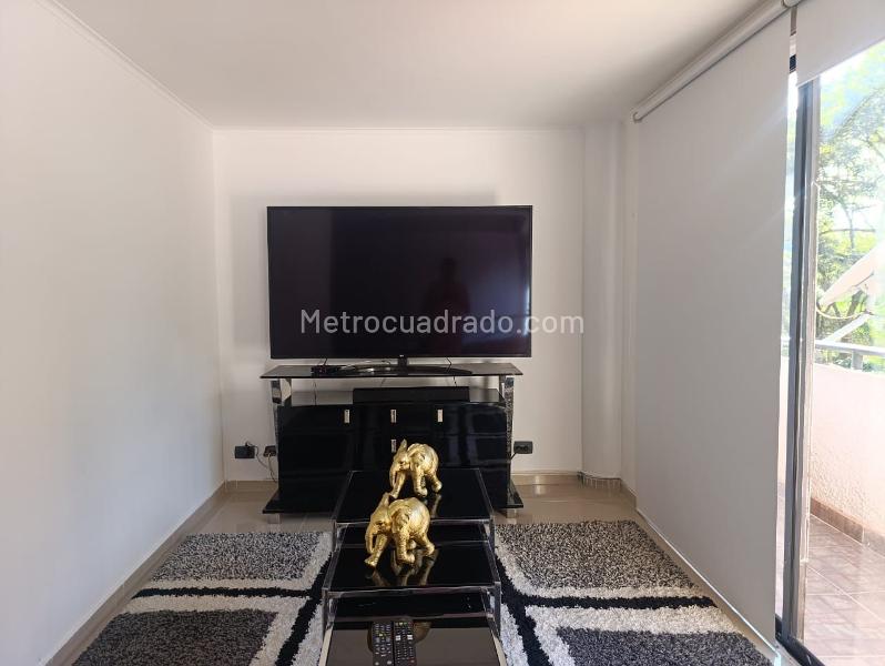 Casa de 4 Alcobas en Conjunto Cerrado en El Poblado (Zona Tranquila) - 8