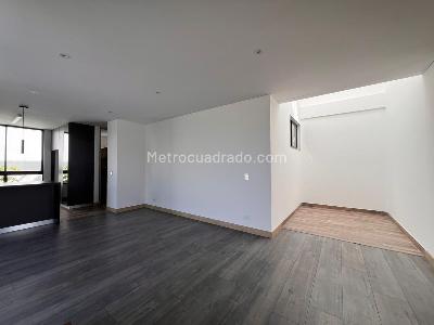 Casa de 3 alcobas en venta en Rionegro, Rionegro, 220 m² · foto 2 de 15