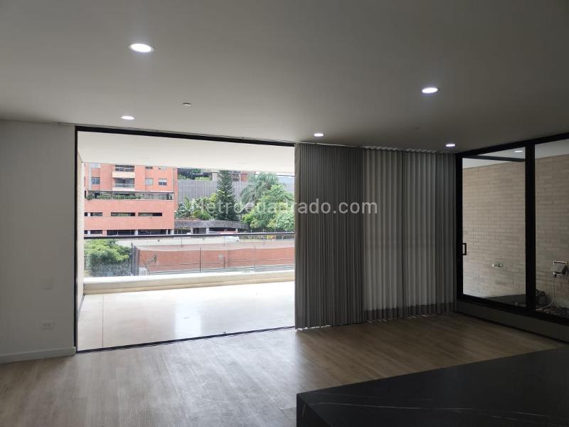 Spacious 3BR Apartment in Residential El Poblado - 2