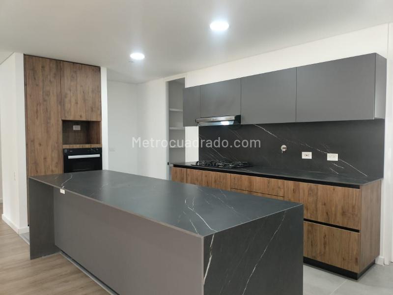 Spacious 3BR Apartment in Residential El Poblado - 7