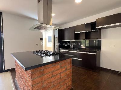 Casa de 4 alcobas en venta en Envigado, Envigado, 400 m² · foto 6 de 20