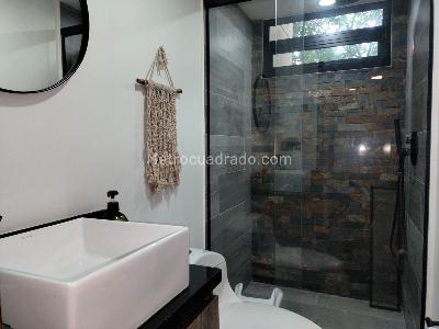 Apartamento de 2 alcobas en venta en El Poblado, Medellín, 118 m² · foto 17 de 18