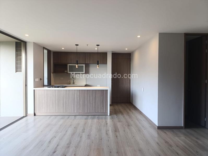 2BR Apartment Near Shopping Centers in El Poblado - 2