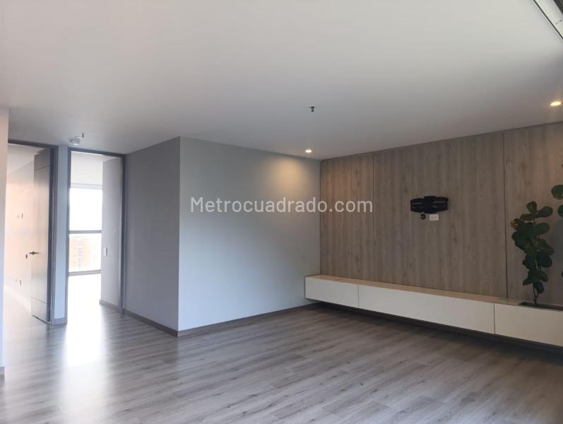 2BR Apartment Near Shopping Centers in El Poblado - 5