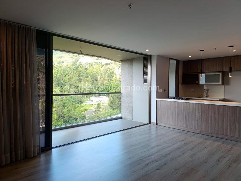 2BR Apartment Near Shopping Centers in El Poblado - 6