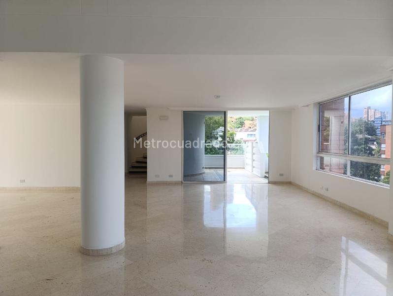 Apartamento de 3 Alcobas con Balcón en El Poblado - 3