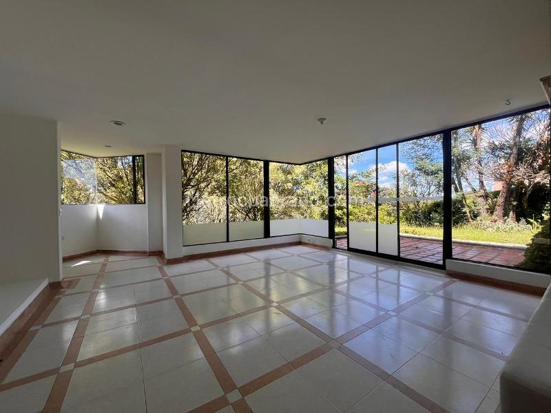 4BR House in El Retiro (450 m²) - 2