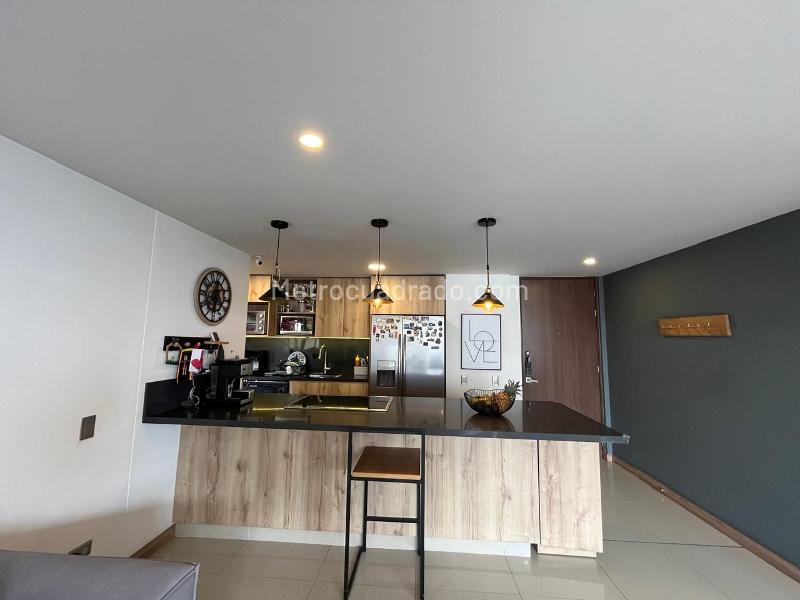 Apartamento de 3 Alcobas con Terraza, Piscina y Gimnasio en El Poblado - 3