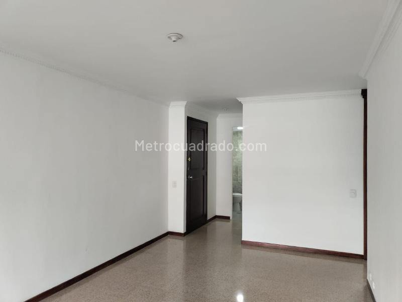 Apartamento de 4 Alcobas en El Poblado con Piscina y Gimnasio - 2