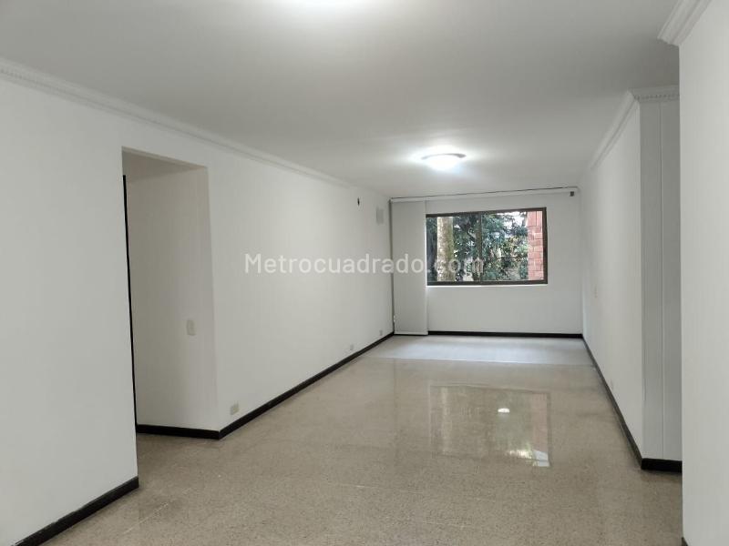 3BR Apartment in El Poblado with Marble Floors & Covered Parking - 2