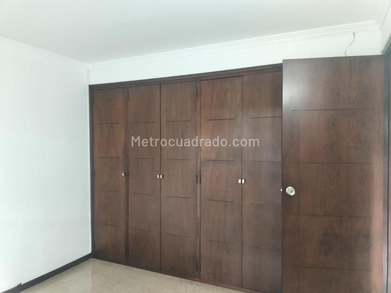 3BR Apartment in El Poblado with Marble Floors & Covered Parking - 9