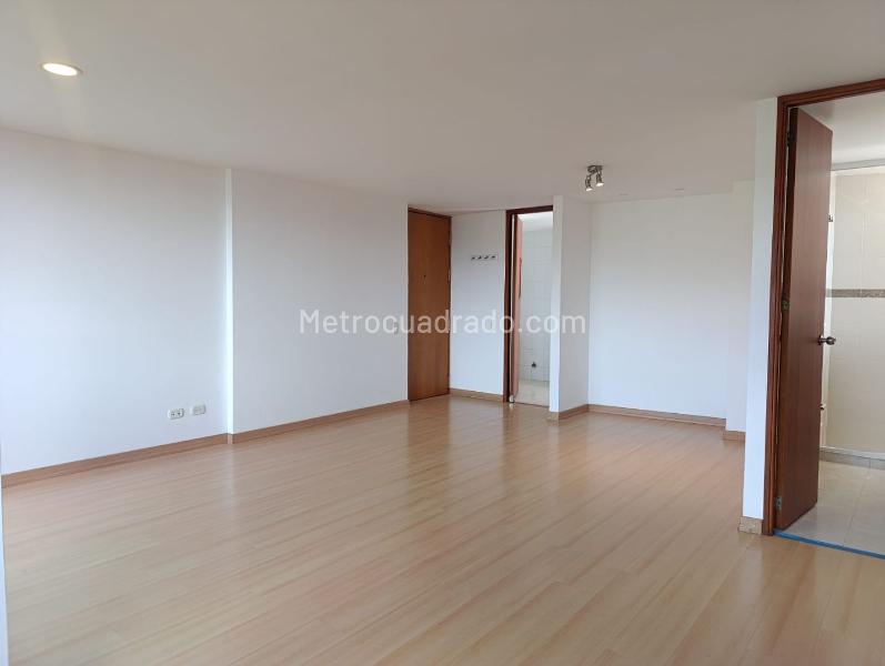 Apartamento Amplio de 2 Alcobas en El Poblado - 2