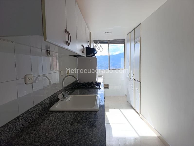 Apartamento Amplio de 2 Alcobas en El Poblado - 7