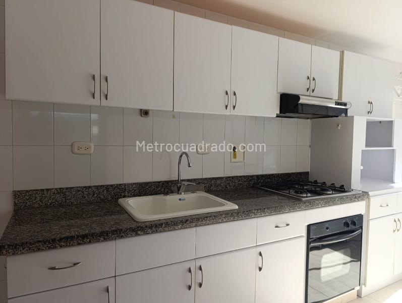 Apartamento Amplio de 2 Alcobas en El Poblado - 8