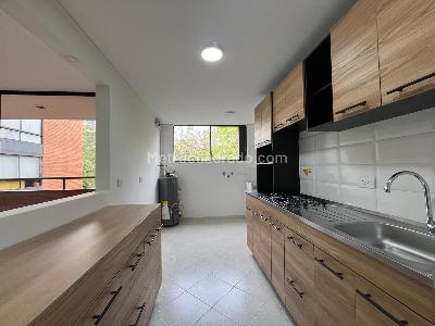 Apartamento de 3 alcobas en arriendo en Las Lomas, Medellín, 100 m² · foto 5 de 17