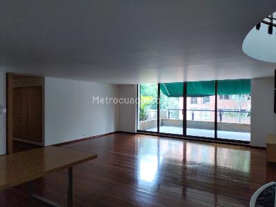 Apartamento de 3 alcobas en venta en El Poblado, Medellín, 338 m² · foto 4 de 20