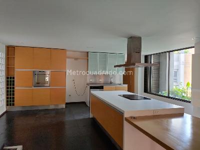 Apartamento de 3 alcobas en venta en El Poblado, Medellín, 338 m² · foto 5 de 20