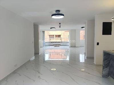 Apartamento de 3 alcobas en venta en El Tesoro, Medellín, 150 m² · foto 5 de 20