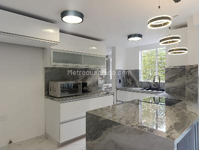 Apartamento de 3 alcobas en venta en El Tesoro, Medellín, 150 m² · foto 7 de 20