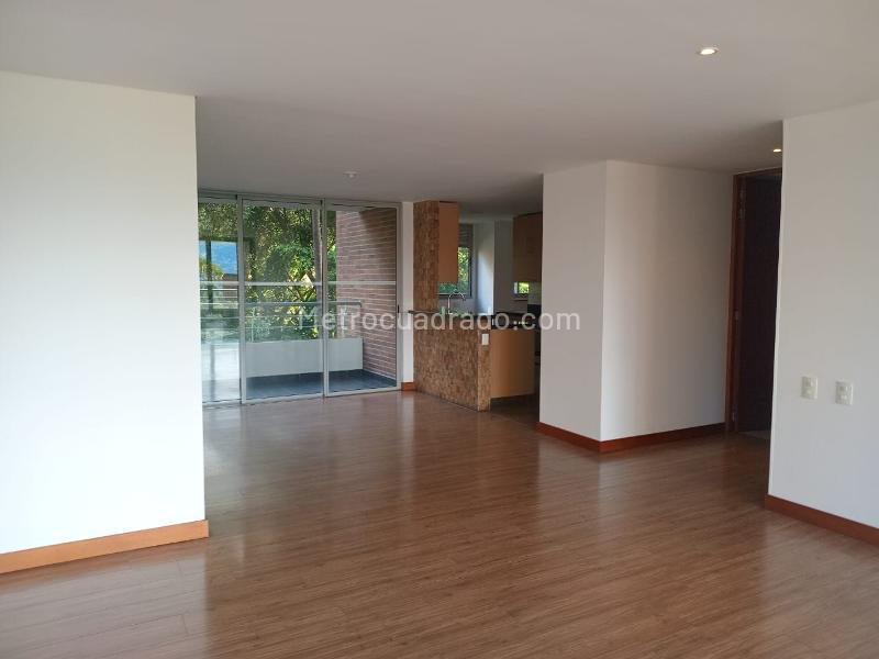 Apartamento de 2 Alcobas con 3 Baños en El Poblado - 5