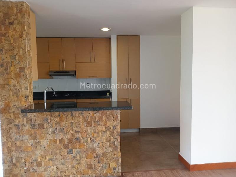 Apartamento de 2 Alcobas con 3 Baños en El Poblado - 8