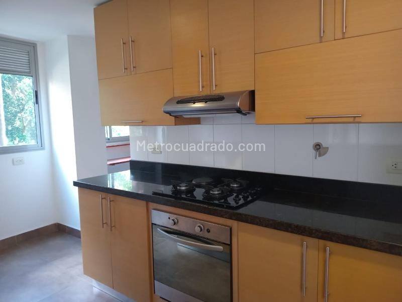 Apartamento de 2 Alcobas con 3 Baños en El Poblado - 9