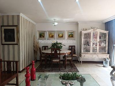 Apartamento de 3 alcobas en venta en El Poblado, Medellín, 143 m² · foto 2 de 20