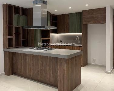 Casa de 5 alcobas en venta en Rionegro, Rionegro, 235 m² · foto 3 de 14