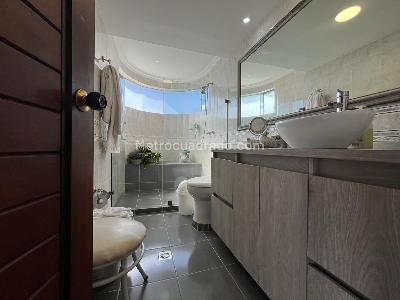 Apartamento de 3 alcobas en venta en El Poblado, Medellín, 195 m² · foto 16 de 18
