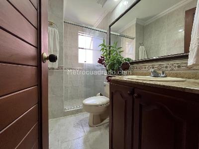 Apartamento de 3 alcobas en venta en El Poblado, Medellín, 195 m² · foto 18 de 18