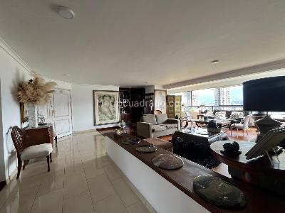 Apartamento de 3 alcobas en venta en El Poblado, Medellín, 195 m² · foto 3 de 18