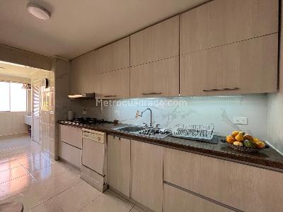 Apartamento de 3 alcobas en venta en El Poblado, Medellín, 195 m² · foto 8 de 18