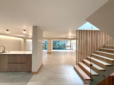 Casa de 3 alcobas en venta en El Poblado, Medellín, 615 m² · foto 2 de 20