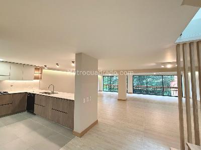 Casa de 3 alcobas en venta en El Poblado, Medellín, 615 m² · foto 3 de 20