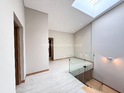 Casa de 3 alcobas en venta en El Poblado, Medellín, 615 m² · foto 10 de 20