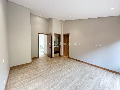 Casa de 3 alcobas en venta en El Poblado, Medellín, 615 m² · foto 14 de 20